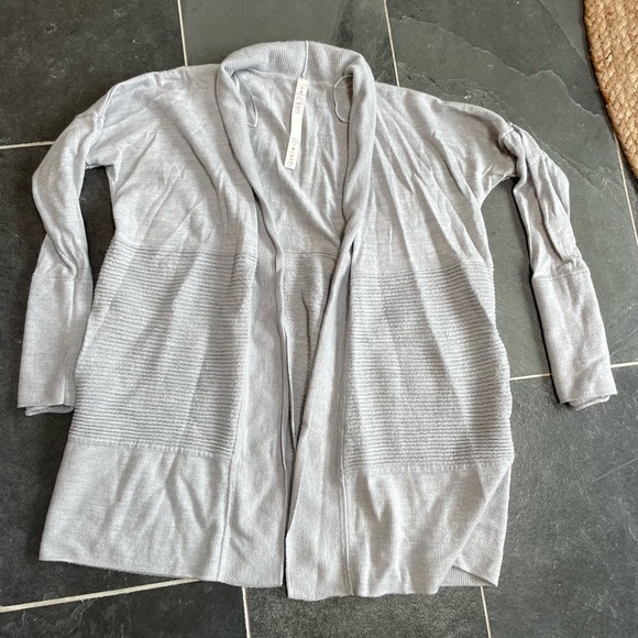Sweaters - Lululemon cardigan/wrap